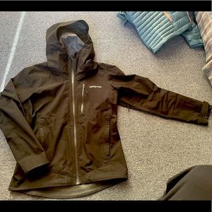 Women’s Patagonia GORE-tex Calcite Jacket